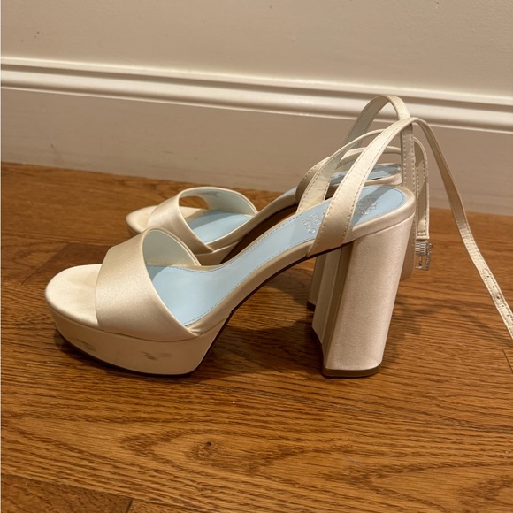 Vince Camuto Pendry Platform Sandal in Milk - Picture 13 of 16